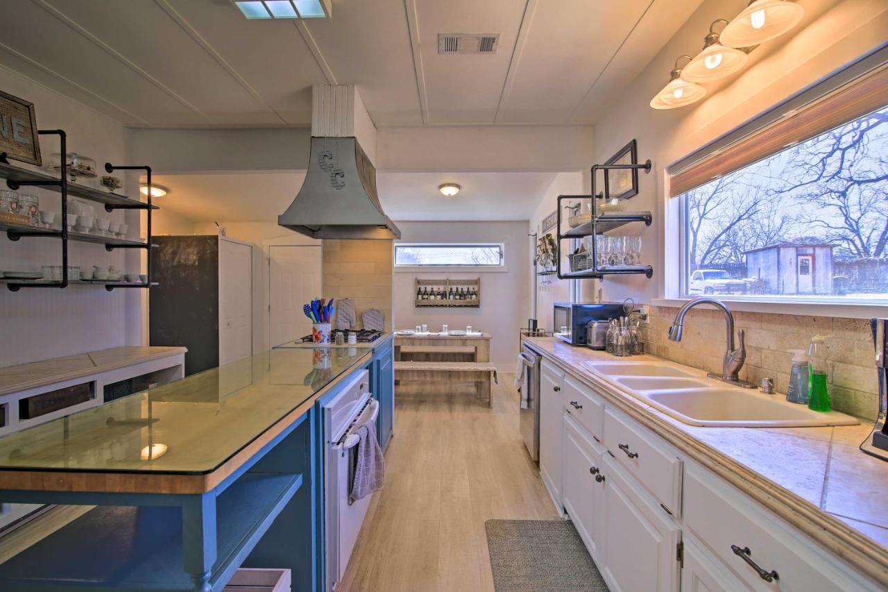 Texas Home With Backyard Oasis, Walk To Main St Фредериксберг Экстерьер фото